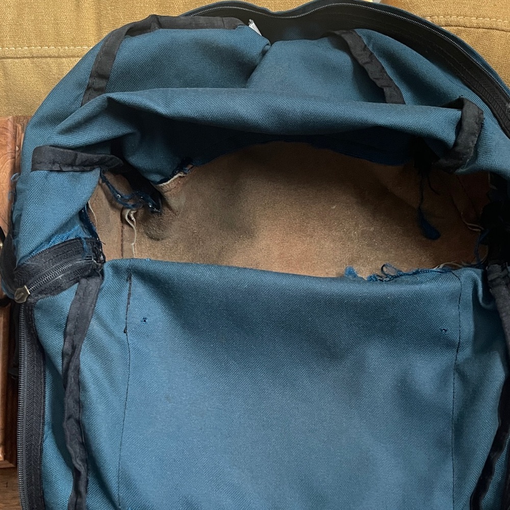 Vintage JanSport Teal and Tan Men's Backpack - Picture 4 of 5